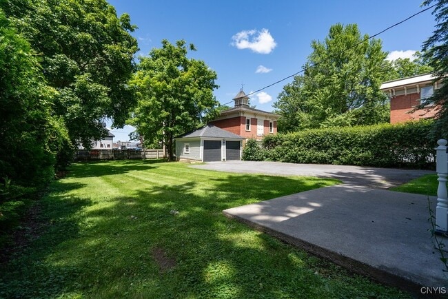 Photo - 160 Ten Eyck St