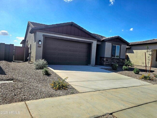 Building Photo - 15627 W Hackamore Dr