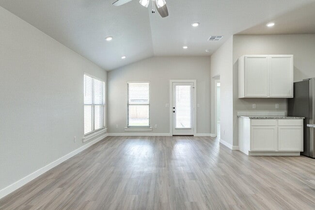 Photo - 1611 132nd St
