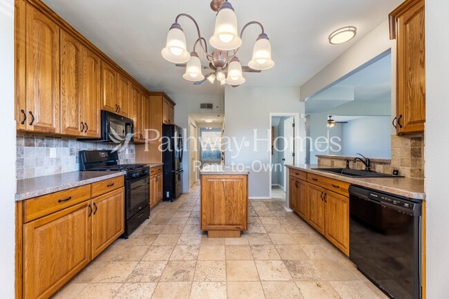 Photo - 629 Teakwood Dr