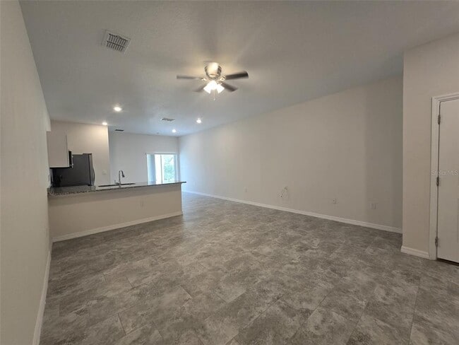 Photo - 546 Imperial Pl