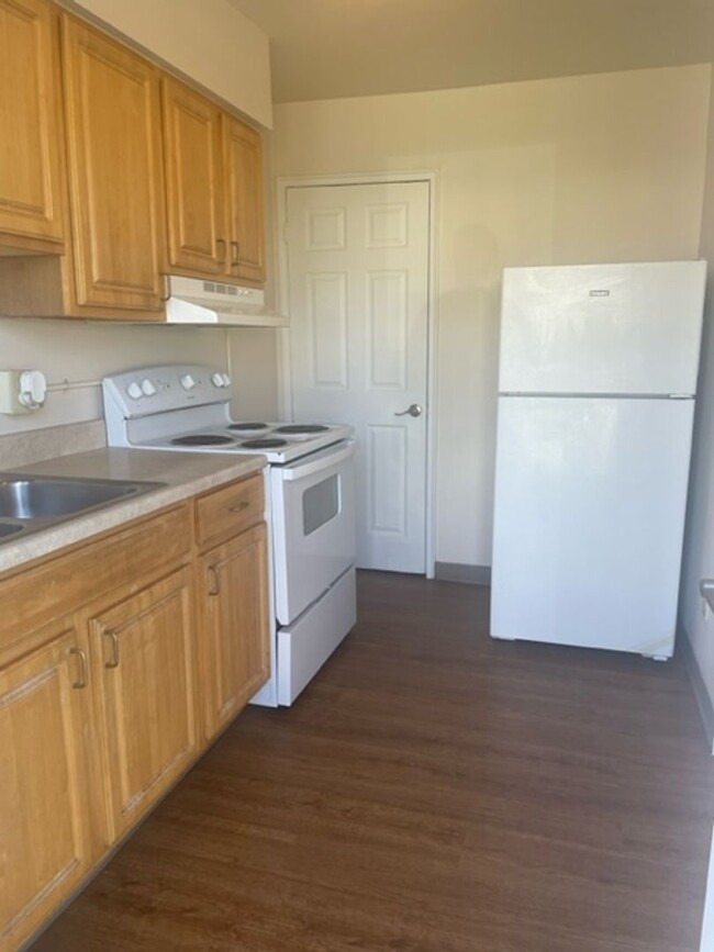 335-341 MAYFAIR BLVD - 335-341 MAYFAIR BLVD Apartment Unit 337 Mayfair Blvd