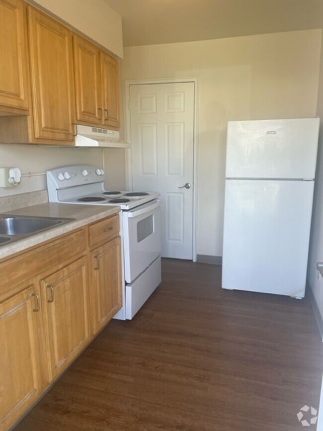 Building Photo - 335-341 MAYFAIR BLVD Unit 337 Mayfair Blvd Rental
