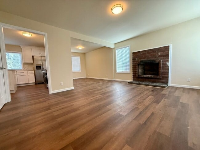 Photo - Beautiful, Completely Remodeled 4 Bed 2.5 Bath Fremont Home - Huge Bonus Room