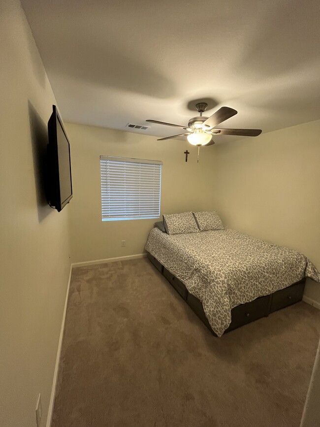 Room - 10976 Remington St House