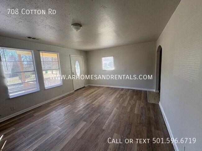 Photo - 708 Cotton Rd