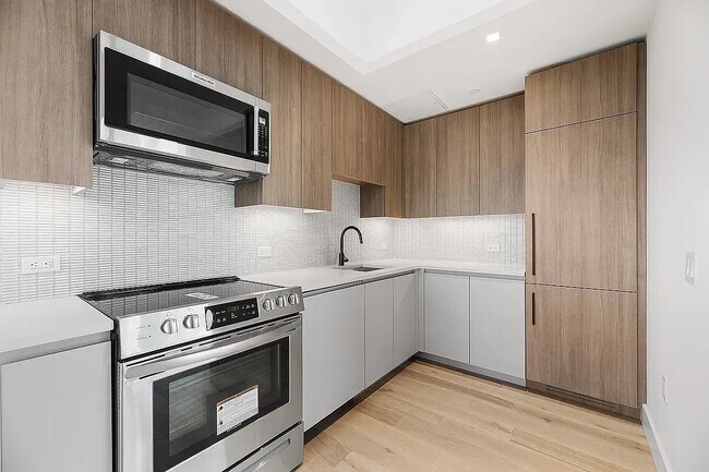27-10 37th Ave Unit 6B