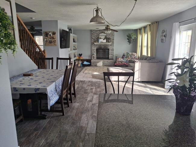 Photo - 9408 Calico Pl NW