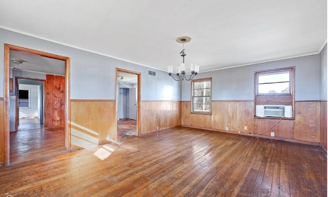 Photo - 1598 S Division St