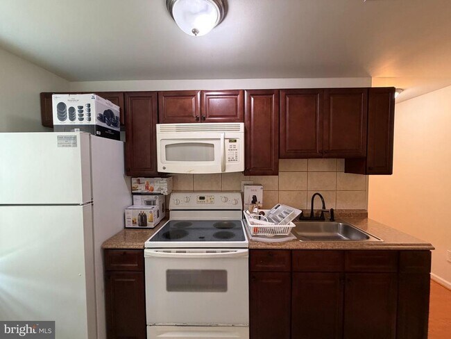 Photo - 2000 Orthodox St