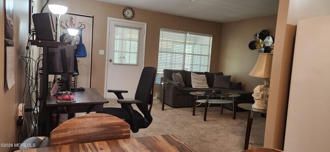 Photo - 1034B Aberdeen Dr