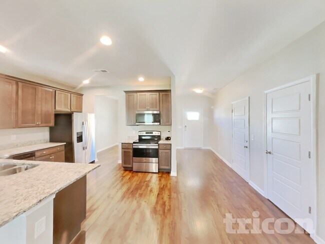 Photo - 820 Ellyson Dr
