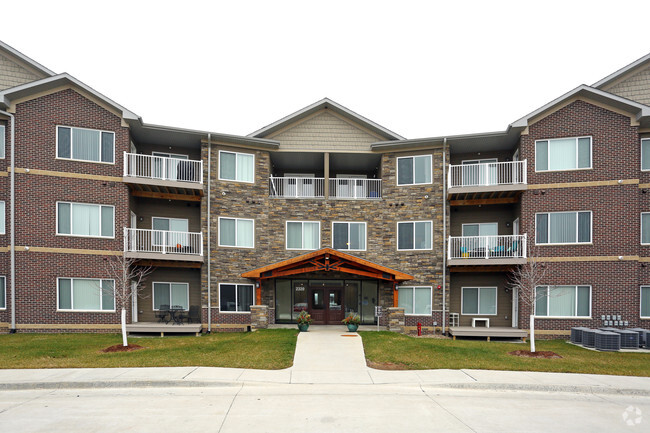 Cedar River Bluffs Apartments - Cedar River Bluffs Apartments