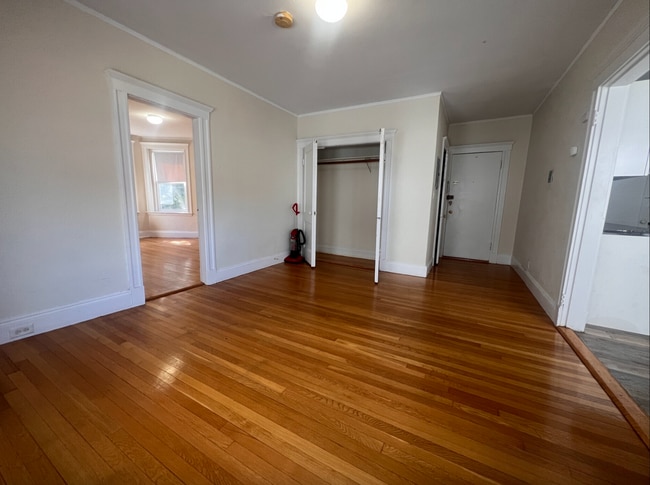 Photo - 1164 Boylston St