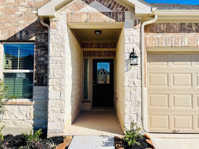 Photo - 934 Golden Willow Ln