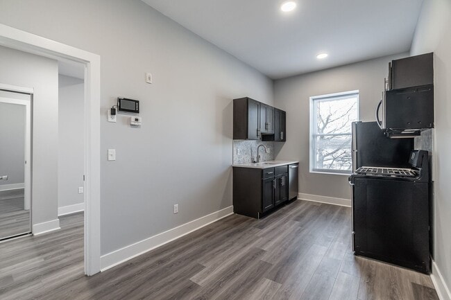 Photo - 806 N 41st St Unit 2