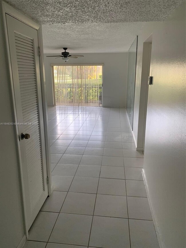Building Photo - 6201 N Falls Cir Dr Unit 106 Rental