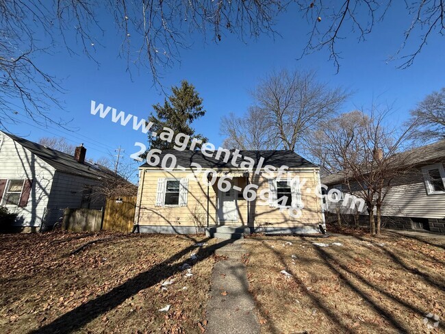 Building Photo - 2 Bedroom House