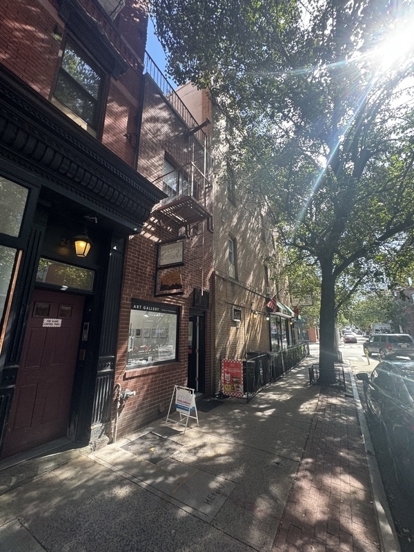 Building Photo - 254 1st St Unit Apt 1