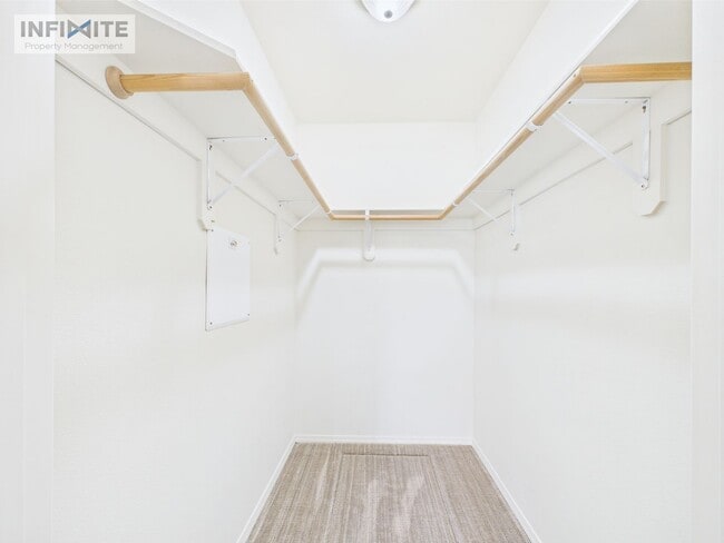 Bright & Spacious 3-Bedroom Apartment - Bright & Spacious 3-Bedroom Apartment