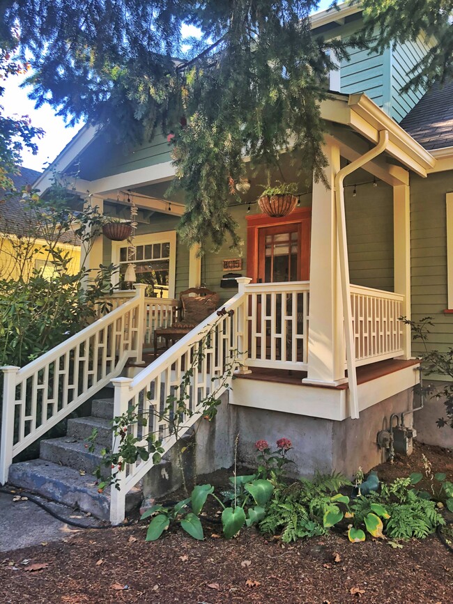 Building Photo - 8015 N John Ave Unit Upper