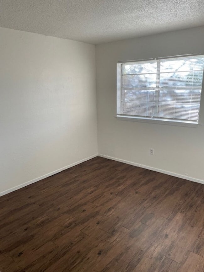 Photo - 708 Cooper N Ct