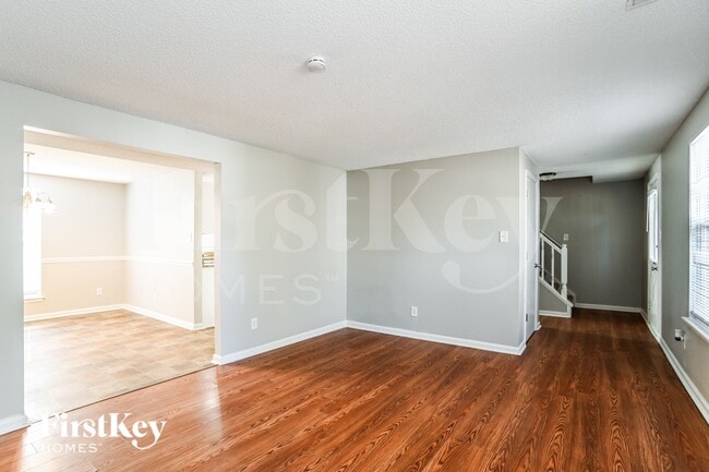 Photo - 1940 Winsted Ct