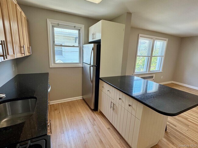 507 Laurelton Blvd Unit 2