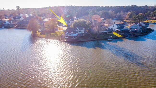 Photo - 1511 W Lake Shore E