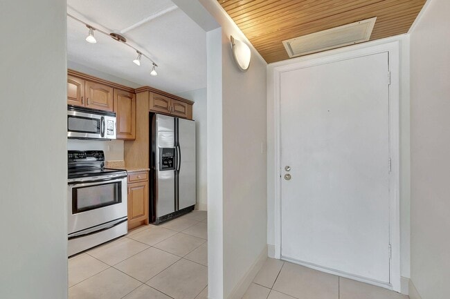 Photo - 6 Royal Palm Way Unit 204