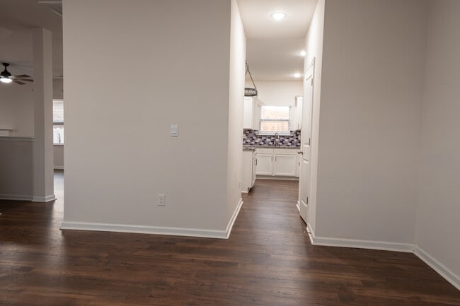 Photo - 211 Darrowby Wy