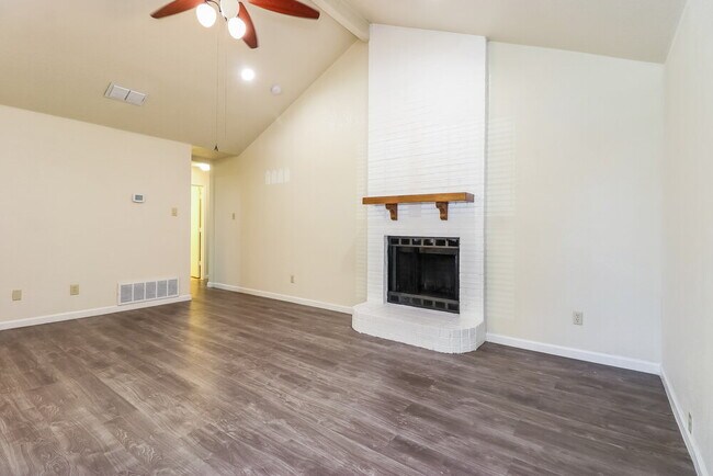 Photo - 1124 W Hills Terrace