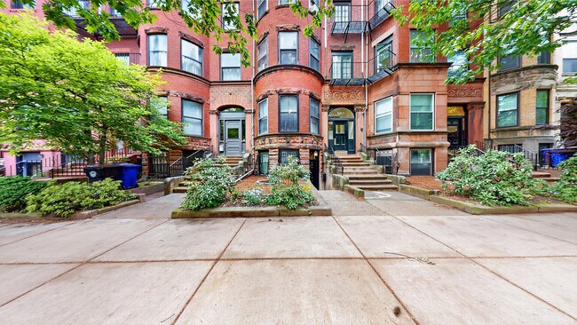 Photo - 1069 Beacon St Unit 2