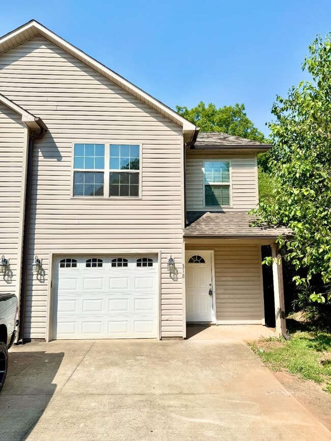 Building Photo - 318 Zach Dr Rental