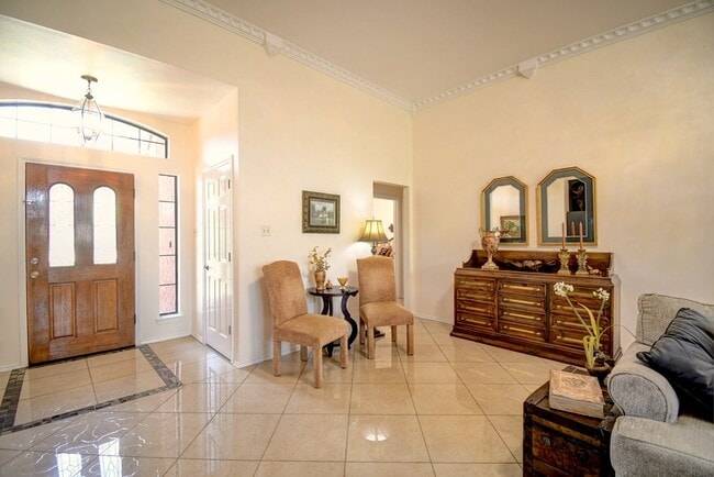 Photo - 719 Oak Hollow Dr