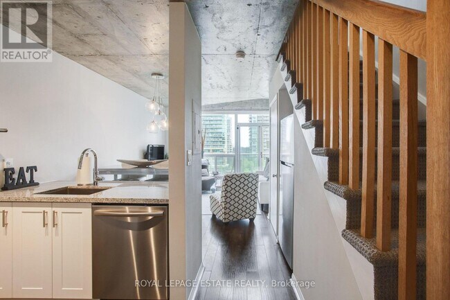 Photo - 1029 King St W Unit 837