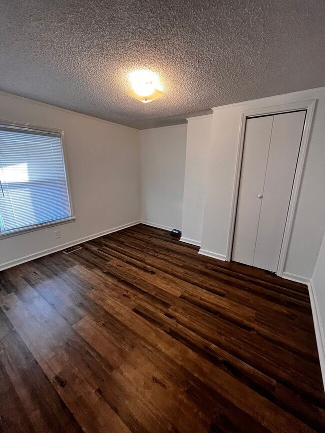 Photo - Charming Two Bedroom Home in Historic Morehead City Walking District with Dining Area and Living ...