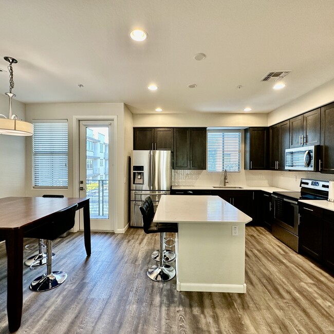 Photo - 2090 S Dorsey Ln Unit 1033