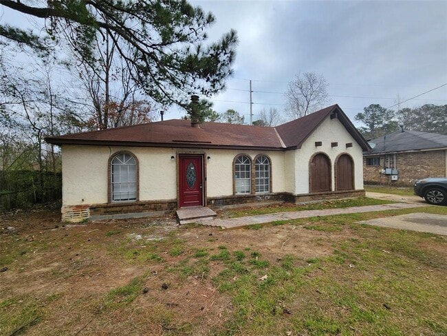6105 Jennifer Ln