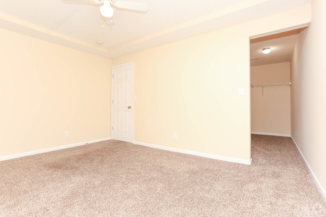 1HAB, 1BA - 950 ft² - Techo abovedado - Habitación - Austin Park Apartments