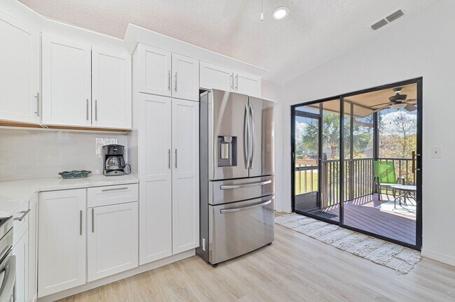 Photo - ***FULLY FURNISHED - 2/2 Villa W/Garage - ...