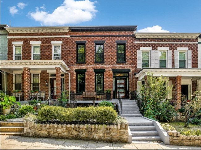 Front of House - 35 V St NE Unit B