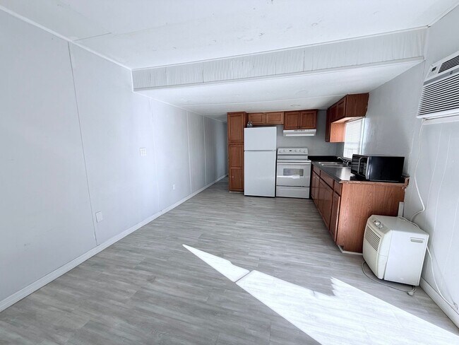 Photo - 607 49th Ave Terrace W Unidad B