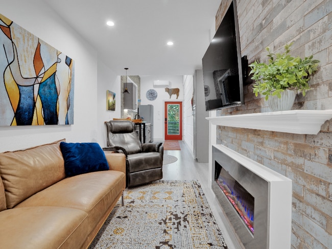 Photo - 2108 Valente Cir