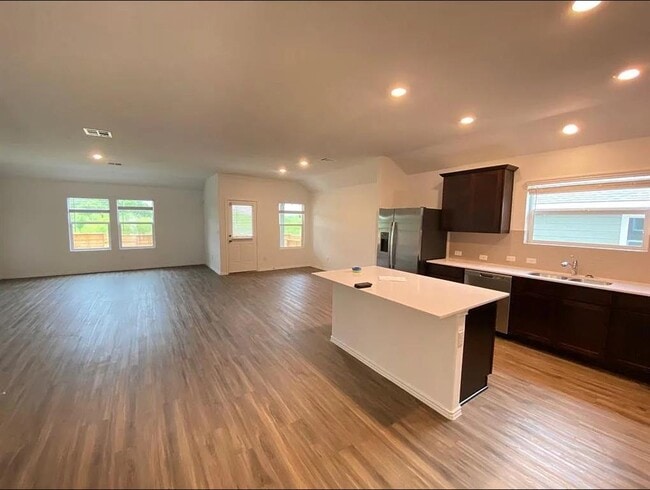 Photo - 490 Jack Ryan