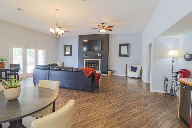 Photo - Chamberland Square Apartments