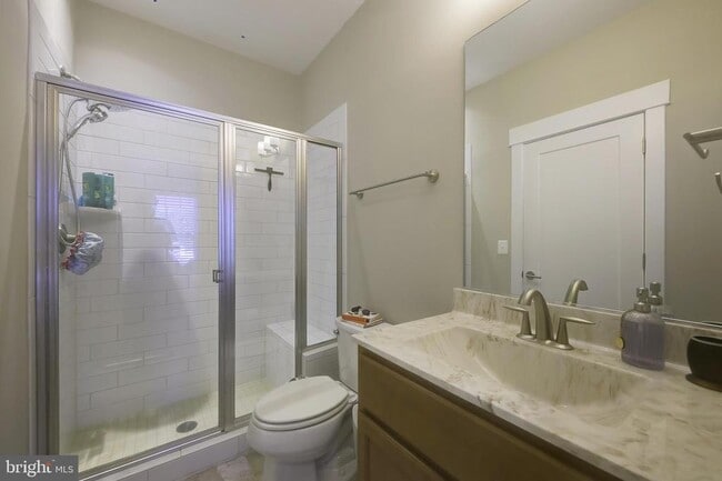 Photo - 719 Parkside Pl NE