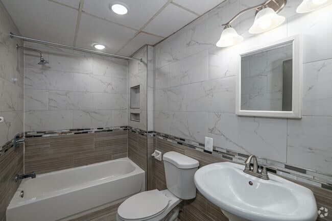 3BR, 1BA - Bathroom - 76 Webster