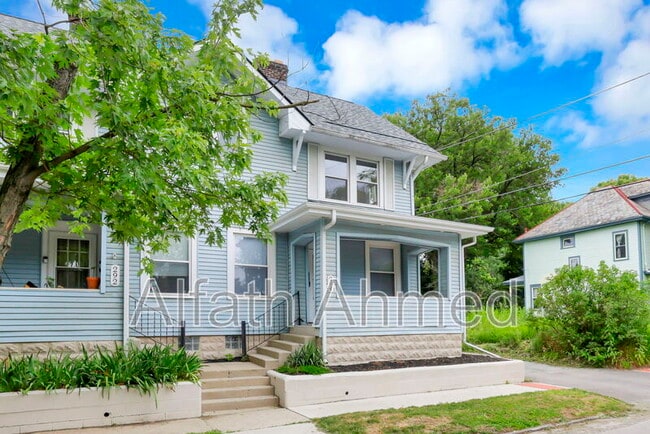 Photo - 294 Wyandotte Ave