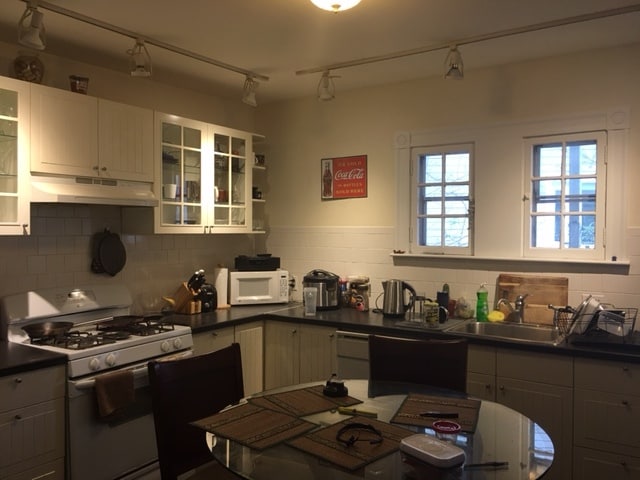 Building Photo - 37 Elm St Unit 1